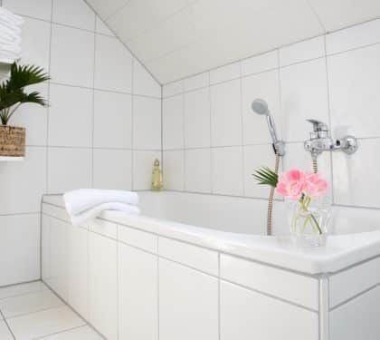 White bathtub in a New Orleans bathroom