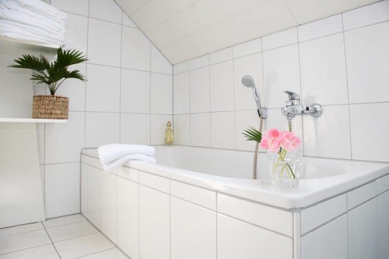 White bathtub in a New Orleans bathroom