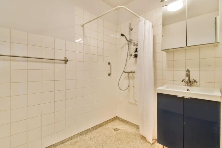 Barrier-free shower in a New Orleans bathroom