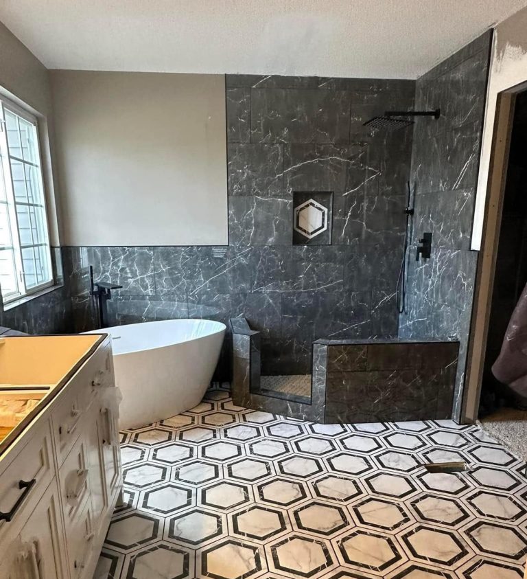 Shower room with a Bathtub