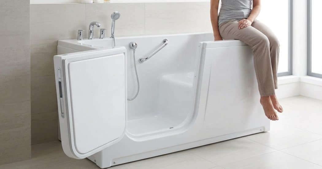 Walk-in tub with a built-in seat in a New Orleans bathroom